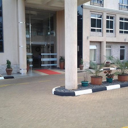 Three Steers Hotel Meru Bagian luar foto