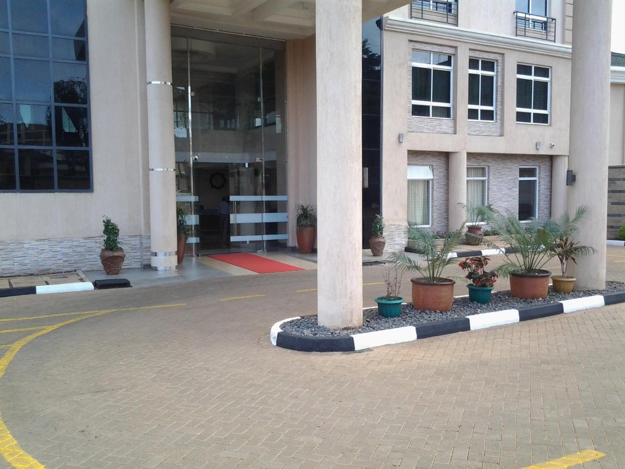 Three Steers Hotel Meru Bagian luar foto