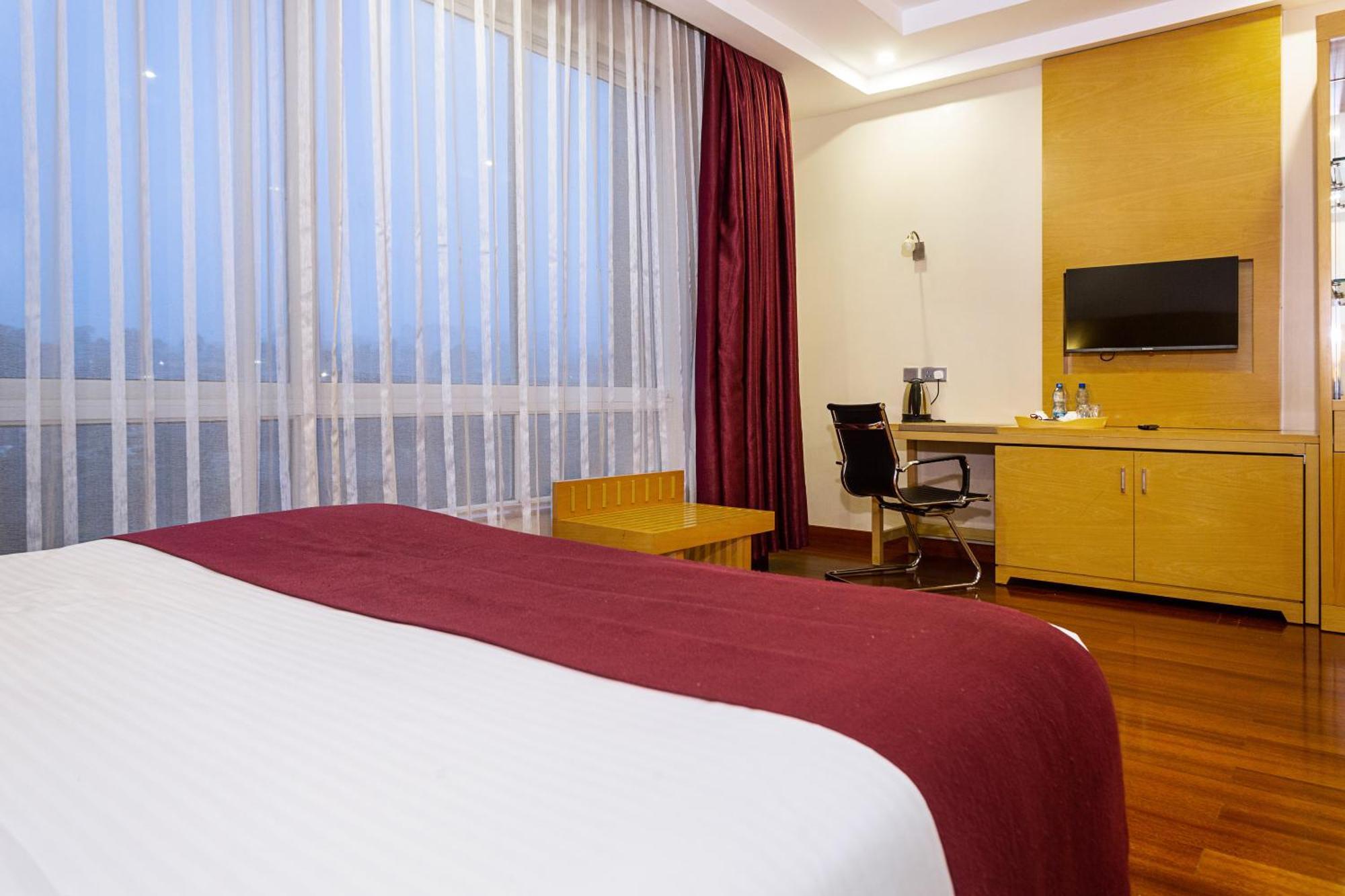 Three Steers Hotel Meru Bagian luar foto