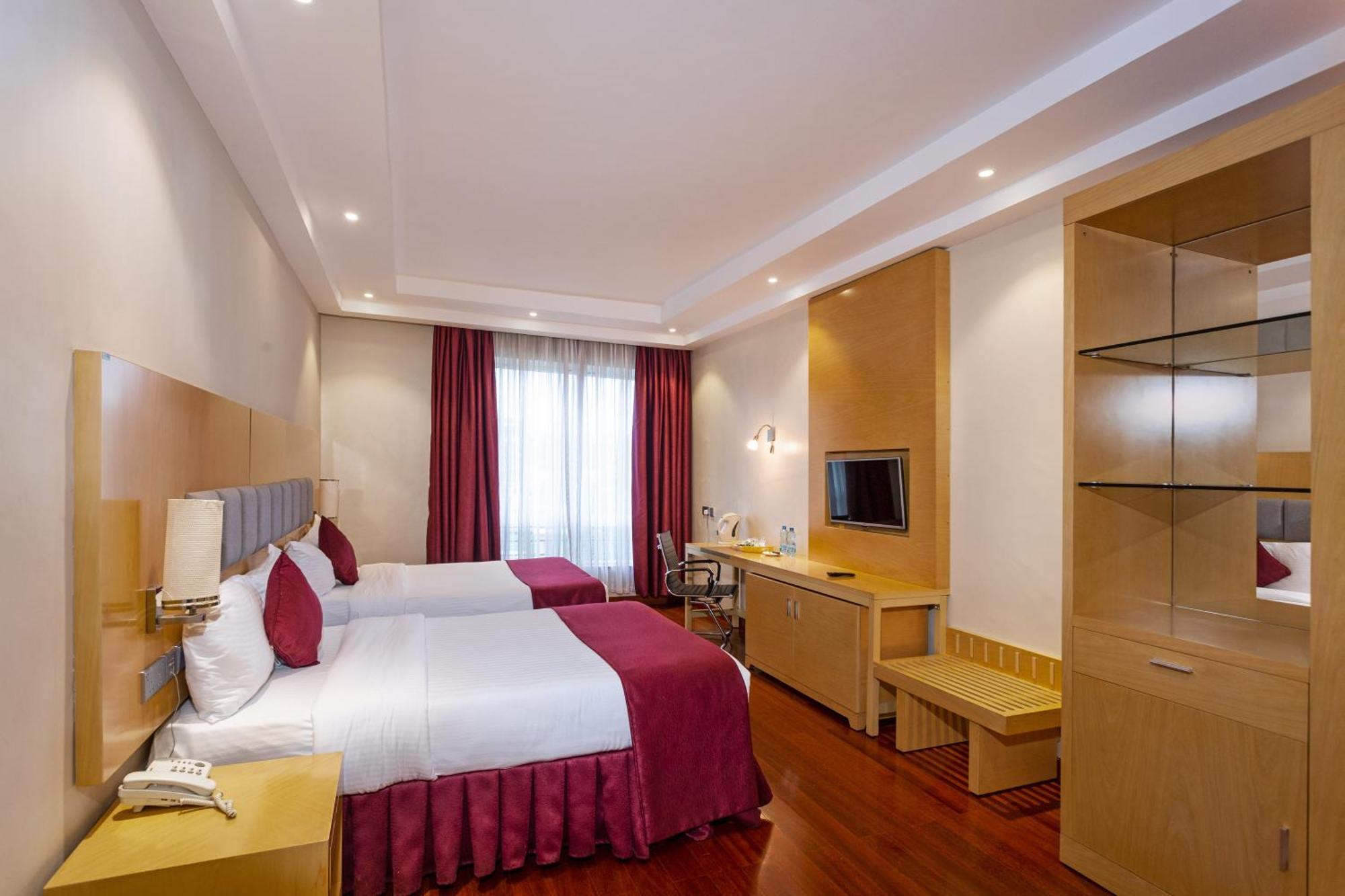 Three Steers Hotel Meru Bagian luar foto