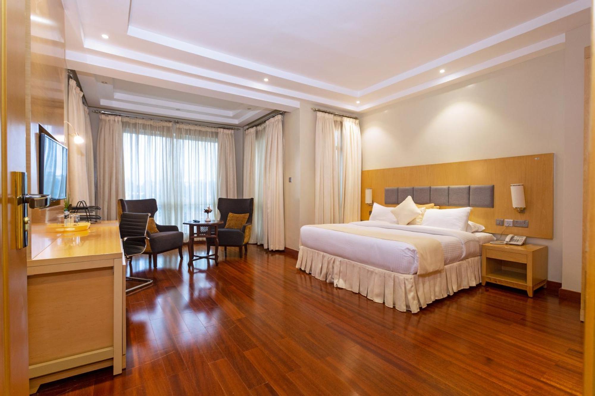 Three Steers Hotel Meru Bagian luar foto