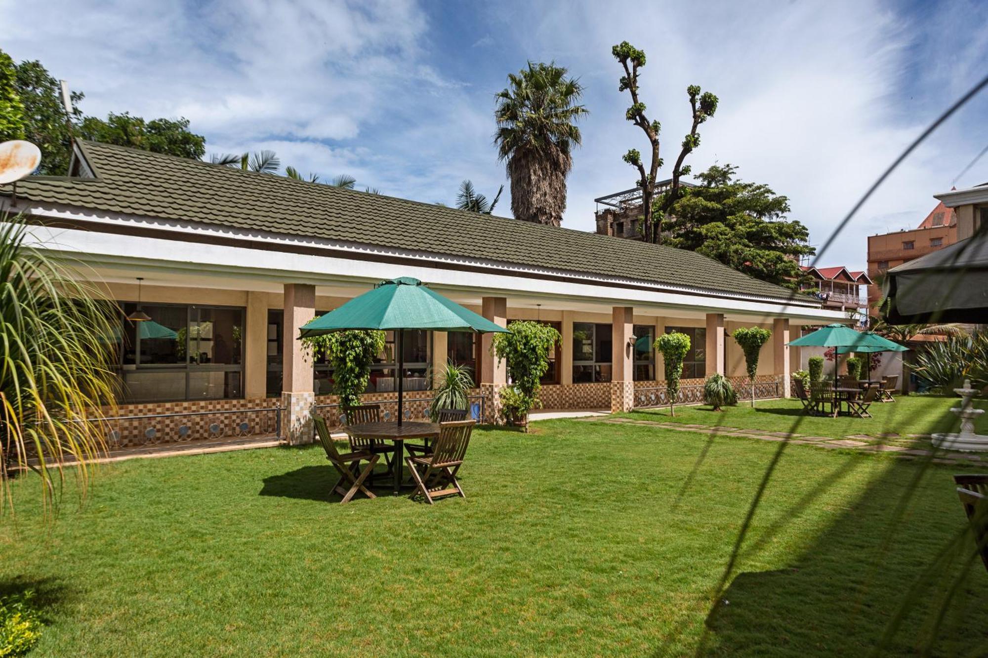 Three Steers Hotel Meru Bagian luar foto