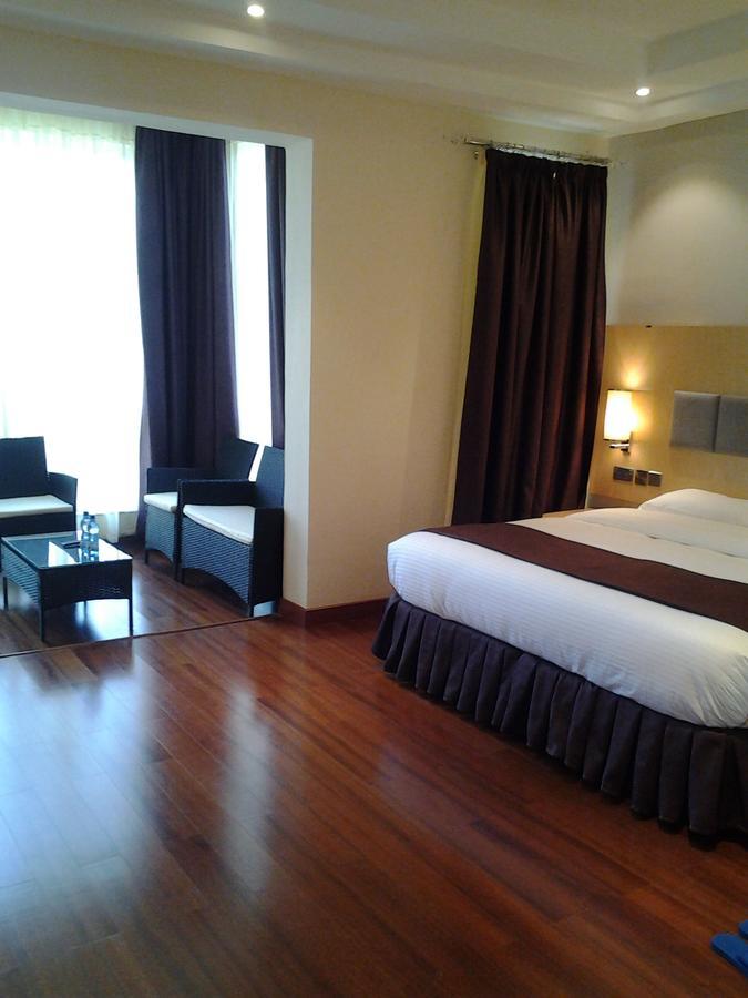 Three Steers Hotel Meru Bagian luar foto
